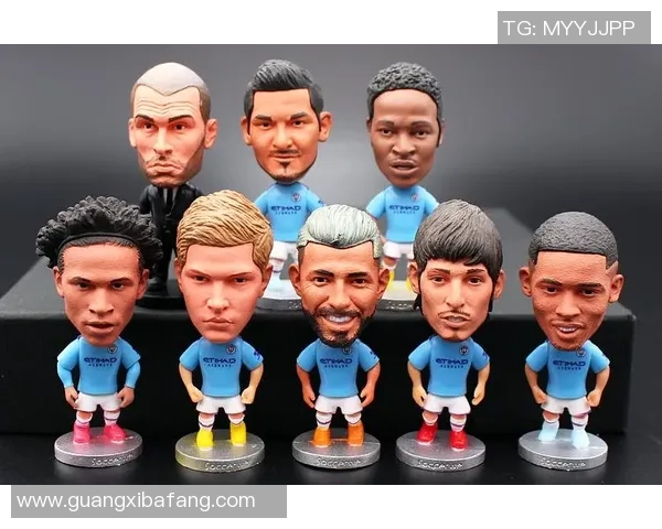 吉格斯经典足球手办收藏版细节展现 球迷必备纪念品